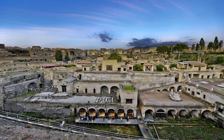 HERCULANEUM  HALF DAY (4 HOURS) BY CAR 1/3 PAX